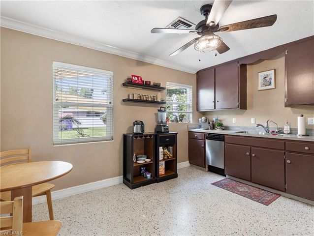 5521 Shaddelee LN W, Fort Myers, FL 33919