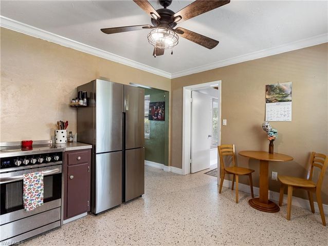 5521 Shaddelee LN W, Fort Myers, FL 33919