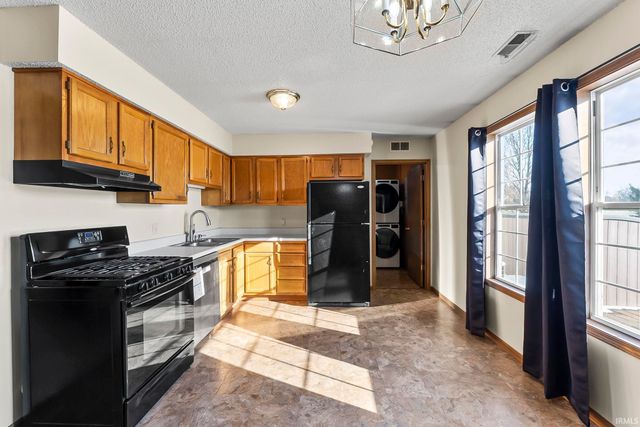 1306 Sunnyglenn Court, Bluffton, IN 46714