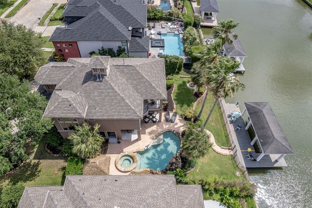 2938 N Island Drive, Seabrook, TX 77586