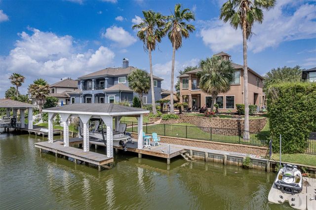 2938 N Island Drive, Seabrook, TX 77586