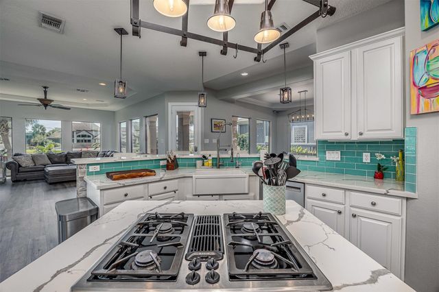 2938 N Island Drive, Seabrook, TX 77586