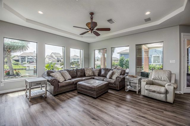 2938 N Island Drive, Seabrook, TX 77586