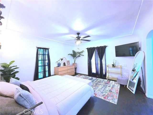 15401 Saticoy Street, Van Nuys (los Angeles), CA 91406