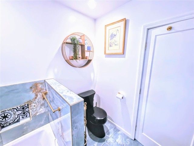 15401 Saticoy Street, Van Nuys (los Angeles), CA 91406