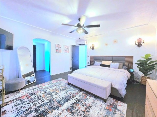 15401 Saticoy Street, Van Nuys (los Angeles), CA 91406