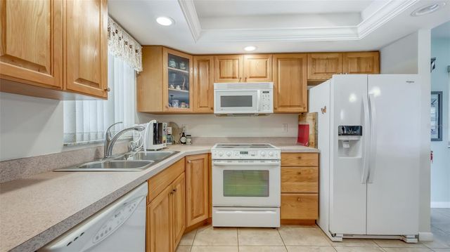 2016 RIVERBLUFF PARKWAY V328, Sarasota, FL 34231