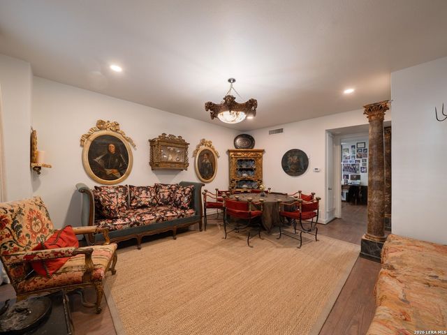 7707 Broadway Apt 19A, San Antonio, TX 78209