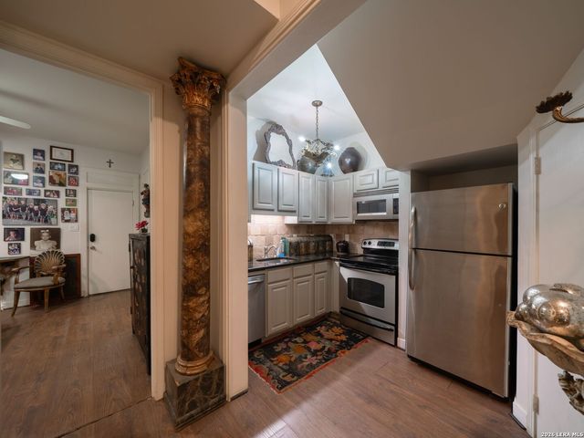 7707 Broadway Apt 19A, San Antonio, TX 78209