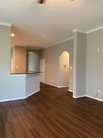 42 Black Swan Court, The Woodlands, TX 77354