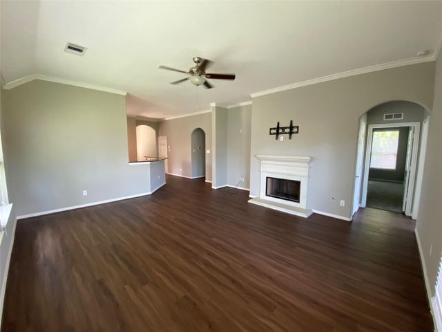 42 Black Swan Court, The Woodlands, TX 77354