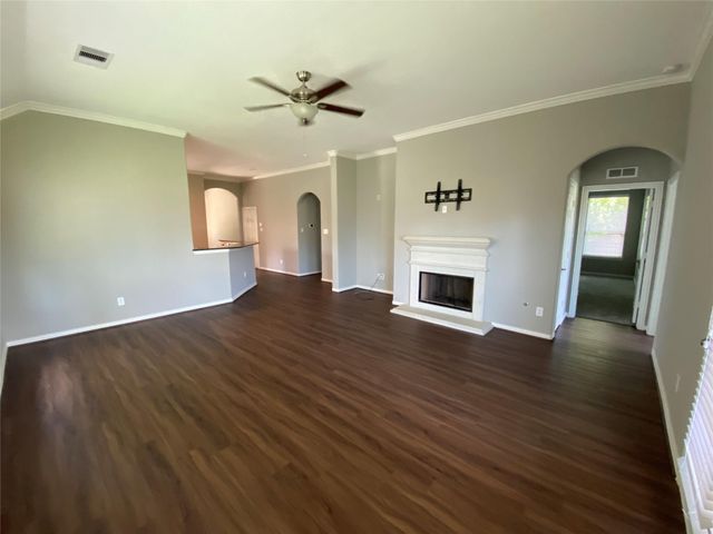42 Black Swan Court, The Woodlands, TX 77354