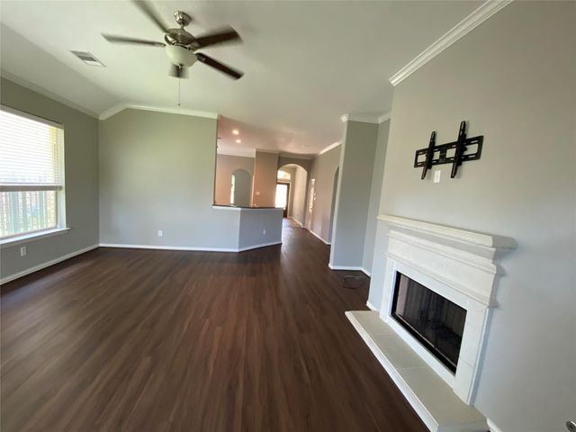 42 Black Swan Court, The Woodlands, TX 77354