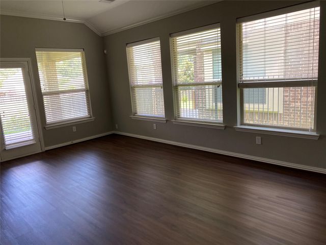 42 Black Swan Court, The Woodlands, TX 77354