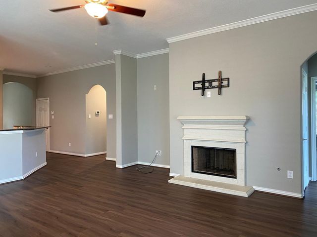 42 Black Swan Court, The Woodlands, TX 77354