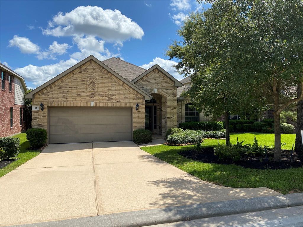 42 Black Swan Court, The Woodlands, TX 77354