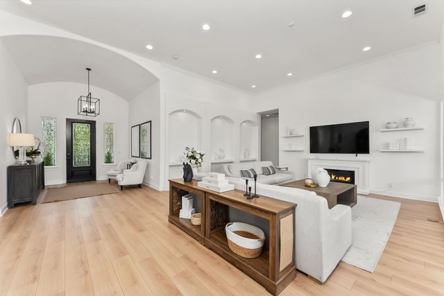 749 Grandview Dr, Folsom, CA 95630