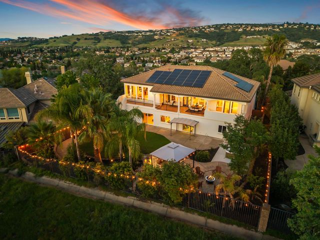 749 Grandview Dr, Folsom, CA 95630