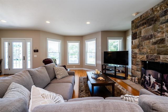 5949 Osprey Lane, Watervliet, MI 49098