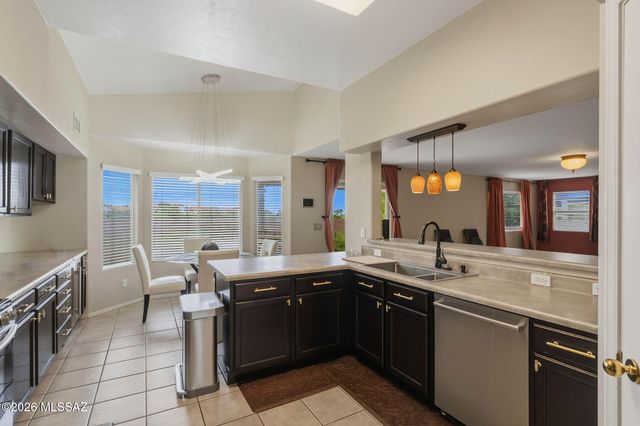10248 E Buffaloberry Loop, Tucson, AZ 85748