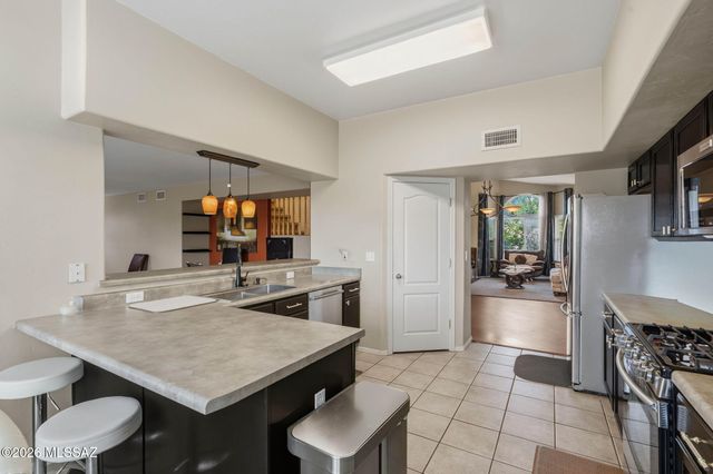 10248 E Buffaloberry Loop, Tucson, AZ 85748