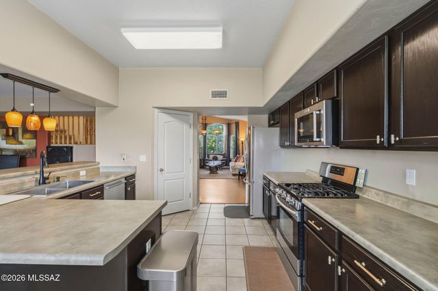 10248 E Buffaloberry Loop, Tucson, AZ 85748