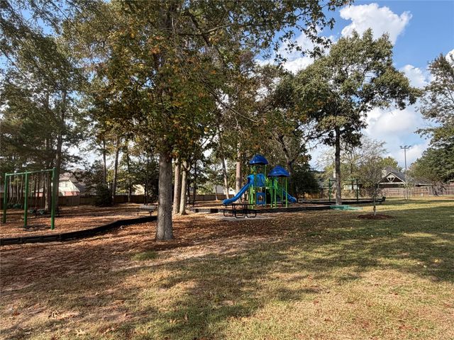 951 Fife Drive, Conroe, TX 77301