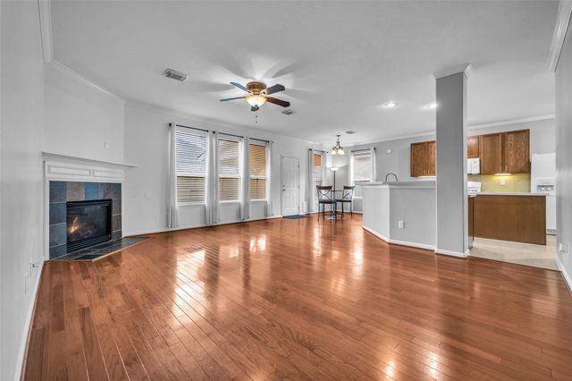 951 Fife Drive, Conroe, TX 77301