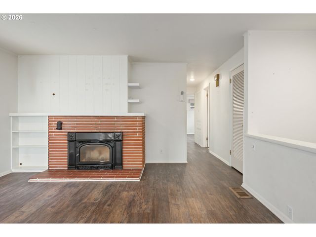 1355 PAIGE Ave, Eugene, OR 97405