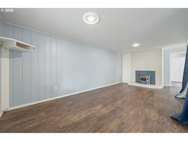 1355 PAIGE Ave, Eugene, OR 97405