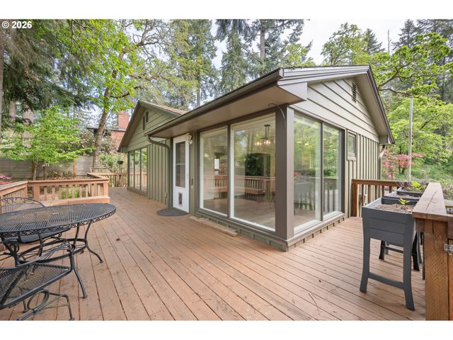 1355 PAIGE Ave, Eugene, OR 97405