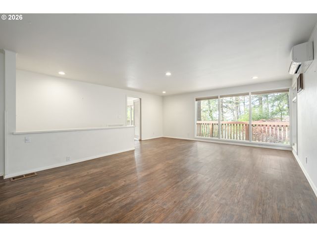 1355 PAIGE Ave, Eugene, OR 97405