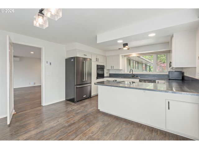 1355 PAIGE Ave, Eugene, OR 97405