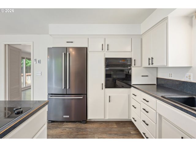 1355 PAIGE Ave, Eugene, OR 97405