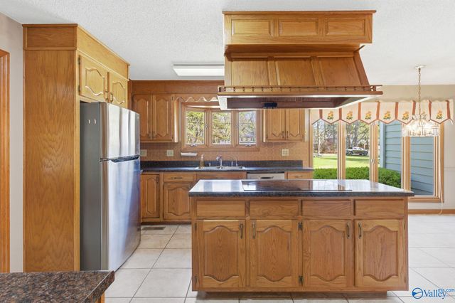 172 Country Road NW, Huntsville, AL 35806