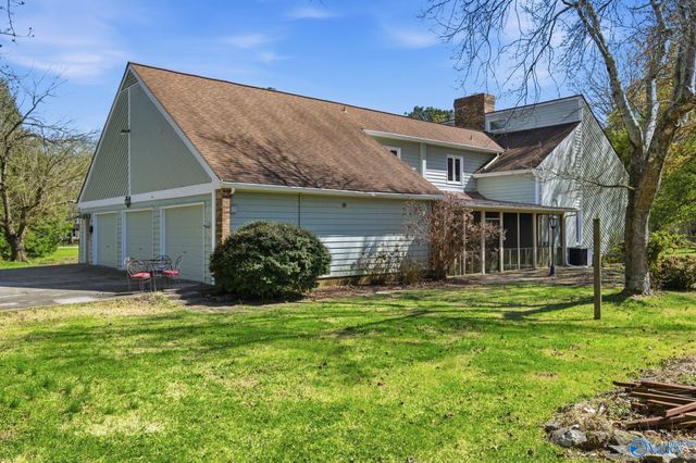 172 Country Road NW, Huntsville, AL 35806