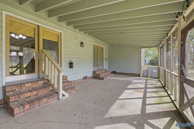 172 Country Road NW, Huntsville, AL 35806