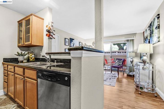 150 Reflections Drive 13, San Ramon, CA 94583