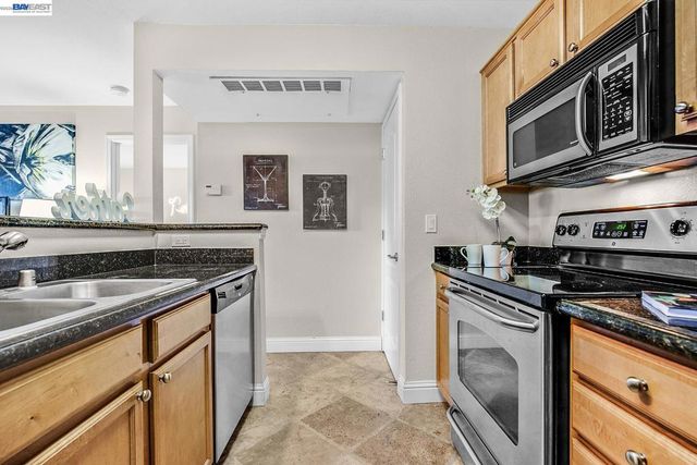 150 Reflections Drive 13, San Ramon, CA 94583