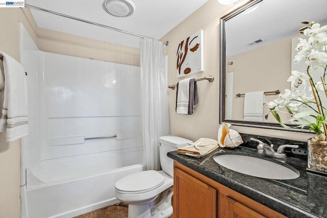 150 Reflections Drive 13, San Ramon, CA 94583