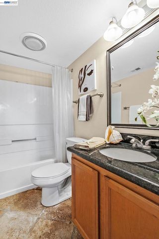 150 Reflections Drive 13, San Ramon, CA 94583