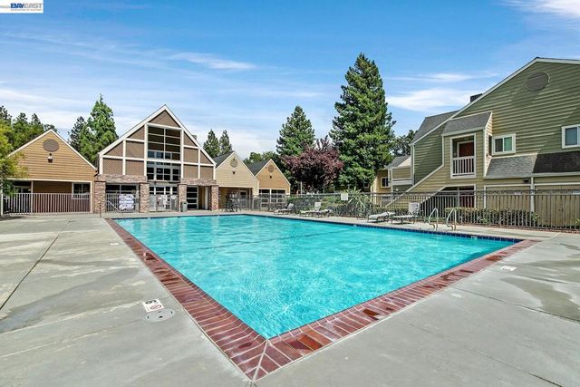 150 Reflections Drive 13, San Ramon, CA 94583