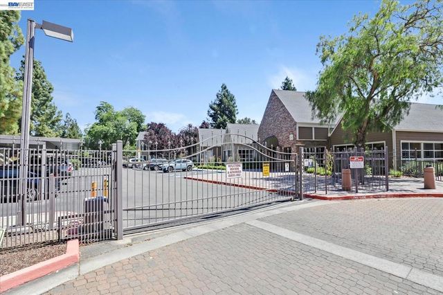 150 Reflections Drive 13, San Ramon, CA 94583