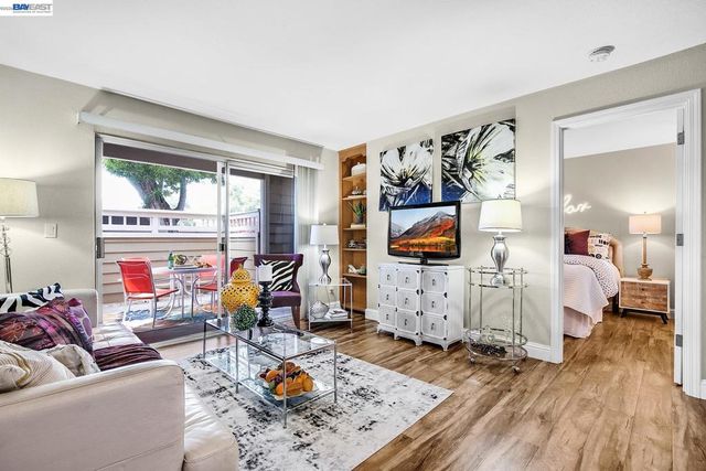 150 Reflections Drive 13, San Ramon, CA 94583