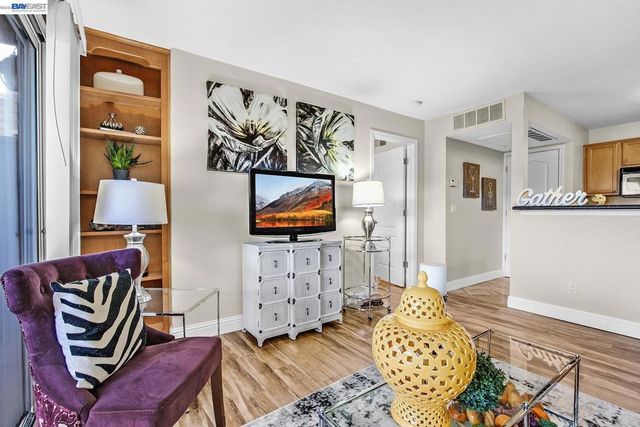 150 Reflections Drive 13, San Ramon, CA 94583