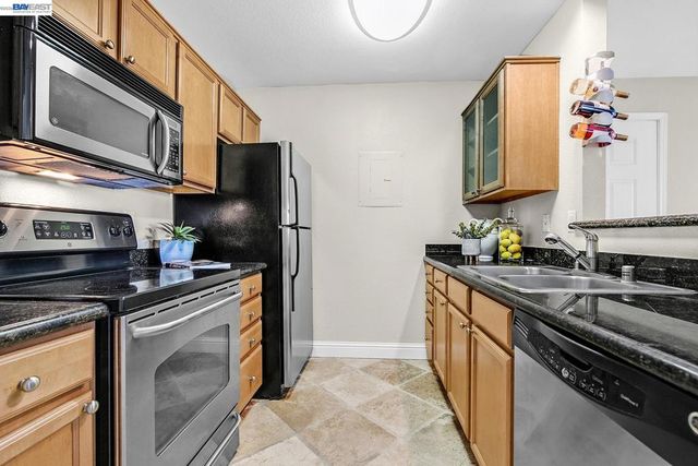 150 Reflections Drive 13, San Ramon, CA 94583