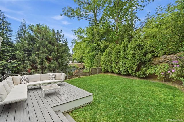 55 Harrison Drive, Larchmont, NY 10538