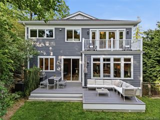 55 Harrison Drive, Larchmont, NY 10538