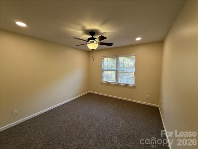 10822 Chamberlain Hall Court, Charlotte, NC 28277