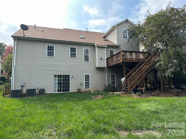 10822 Chamberlain Hall Court, Charlotte, NC 28277